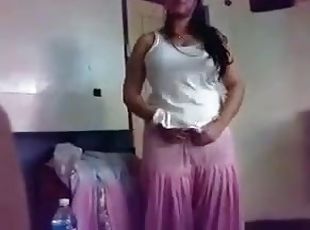 Video in moms Lahore sex Pakistani Mom