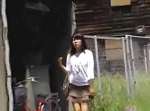 This hot skirt sharking video caught a cute girl off guard