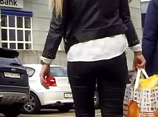 Great ass of the candid amateur babe in the street 03zb