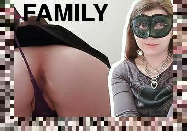18yo Teen girl  has 10 Minuites allone durinf Familyvcacation