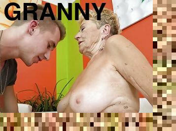 Horny granny gets her hairy pussy screwed without mercy