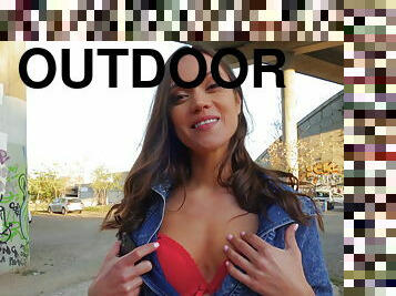 Beautiful day for outdoor sex with naughty Alyssa Reece for money!