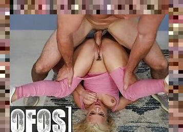 MOFOS - Gorgeous Babe Mimi Monet Does A Split In Front Of JMac To Show Him How Flexible She Is