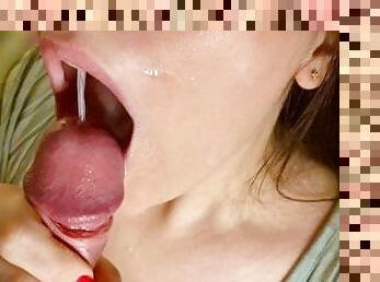 Juicy beauty loves to swallow sperm! Big cumshot in mouth!