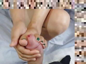 Quick Handjob with Glans between her Asian Toes