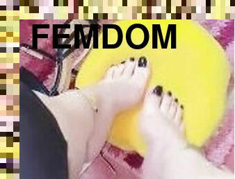 Feet Fetish ( femdom arabe)