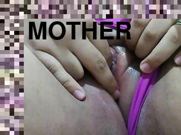 I find my stepmother putting her fingers in her pussy