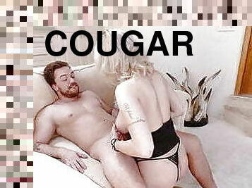 Cougar gives shlong head and gets pounded