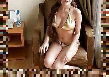 Indian actress Anushka Sharma hot bikini 