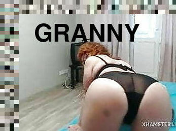 Redhead granny flash tits 