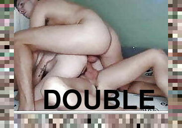 Homemade double penetration on webcam