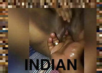 How to make an Indian mom cum bhabhi squirt