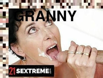 21 SEXTREME - Foxy Granny Insists On Swallowing Hunky Dude's WHOLE LOAD!