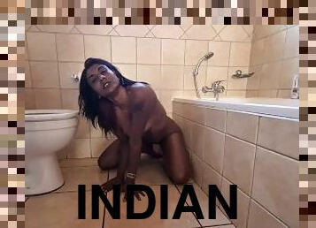Indian pisswhore piss all over the place and licks it up
