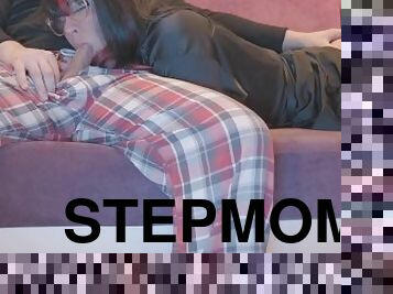 I WAKE MY STEPMOM FROM THE NAP AND I FUCKED HER MOUTH