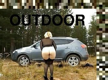 Lady pissing on the outdoor 5 - Golden spray