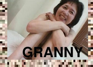 Granny japanese enjoy a creampie