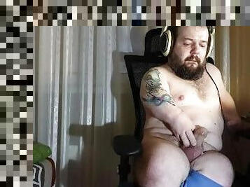 Midget jerks off his dick on webcam and cum