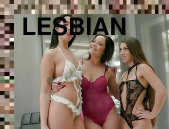 Young Lesbians In Sexy Lingerie Go Threesome Group Sex