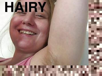 I show my armpit hair while talking nonsense. Hungarian. Magyar nyelv? videó