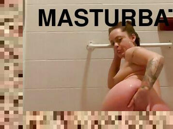 Flexible Wet Petite and Chewing Gum in the Shower