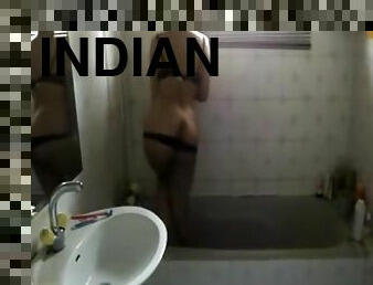 Indian girlfriend filmed in the shower
