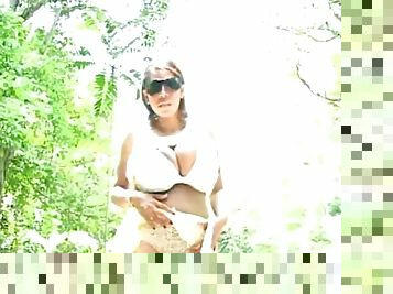 Vanessa Del flashes her tits on a jungle road