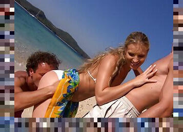 Katy Caro likes all different poses during the threesome at the beach