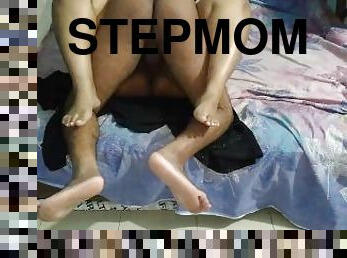 Stepmom sharing bed with stepson - Saudi BBW in Valentin Night