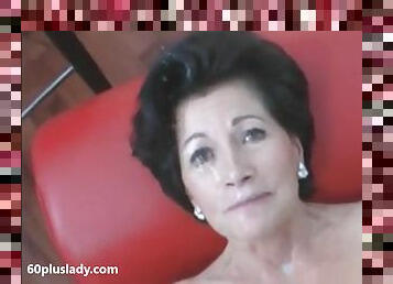 Sexy granny with heavy makeup exhibit on cam