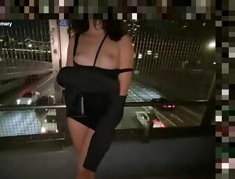Public Slut Shows Ass and Tits Over a Busy NYC Highway
