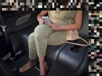 FAKETAXI!  Turkish Student cant pay her Uber for the Ride!