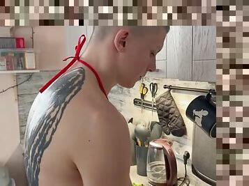 Stepfather caught naked twink preparing breakfast, and his dick swelled very quickly - 437